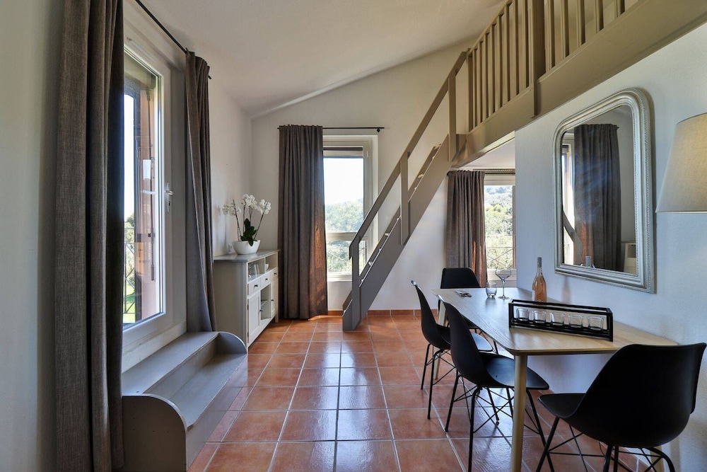 Standard Apartment, 1 Bedroom, Balcony, Sea View photo 2