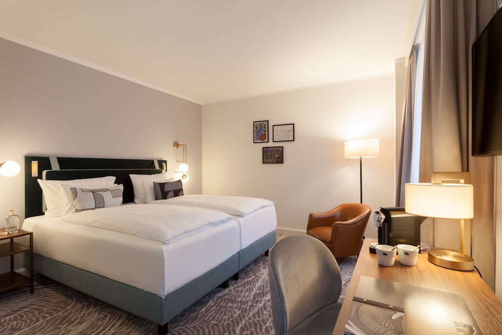 Grand Room, 1 King Bed