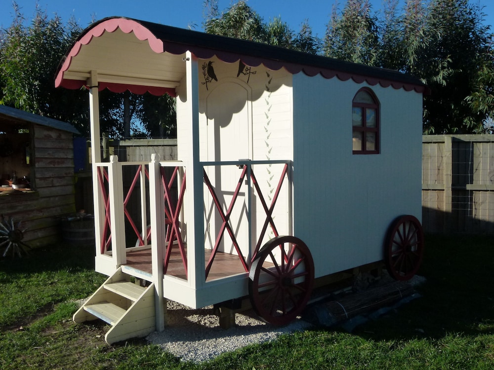 Colonial Wagon + Sleep Out photo 3