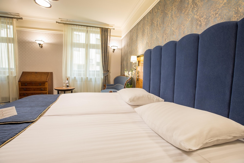 Executive Double Room - Photo 10