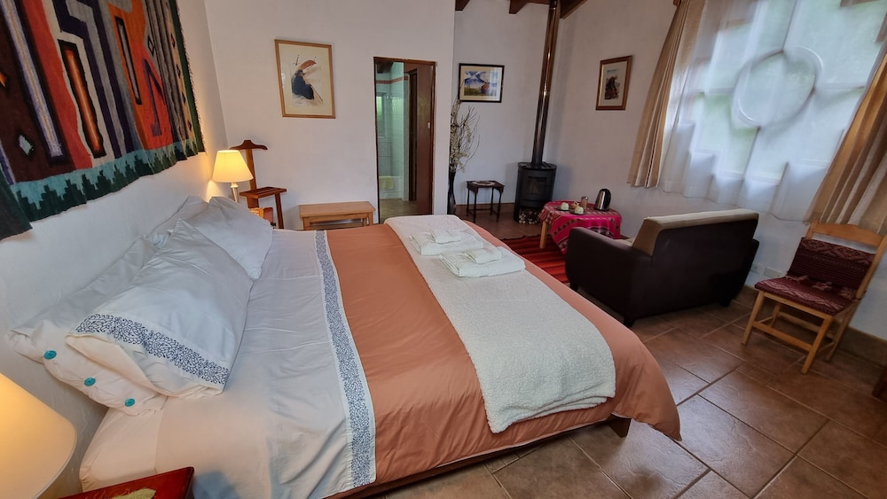 Romantic Studio Suite, 1 Bedroom, Fireplace, Garden Area photo 2
