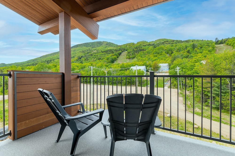 2 Bedroom Apartment, Top Floor, Mountain View photo 1