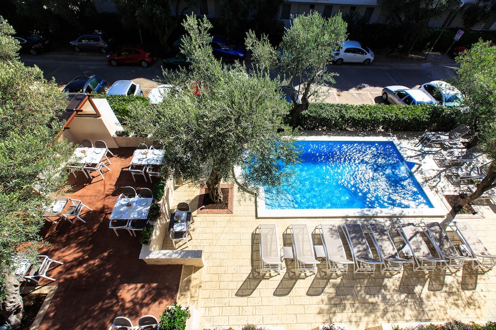 Superior Double Room, Garden View photo 2