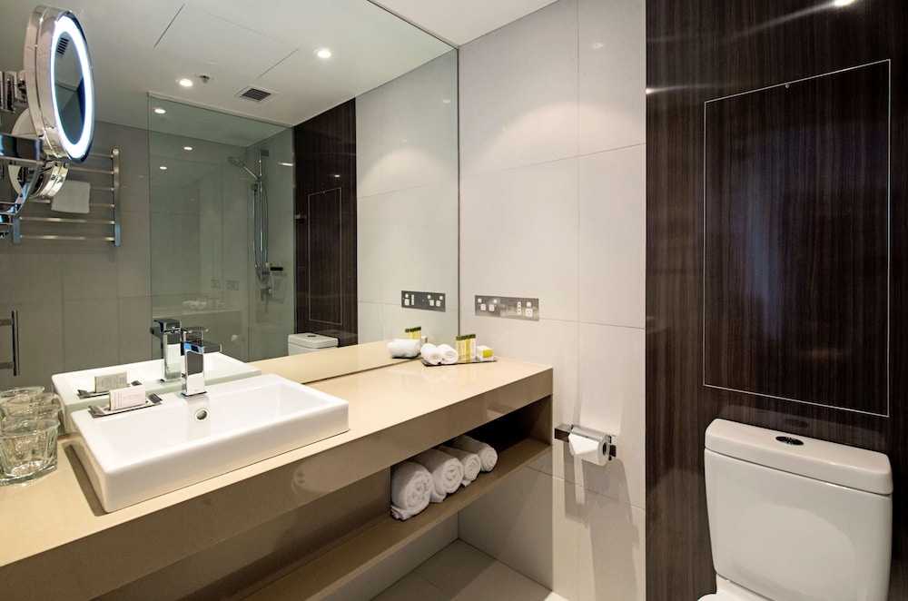 Deluxe Double Room thumbnail 5