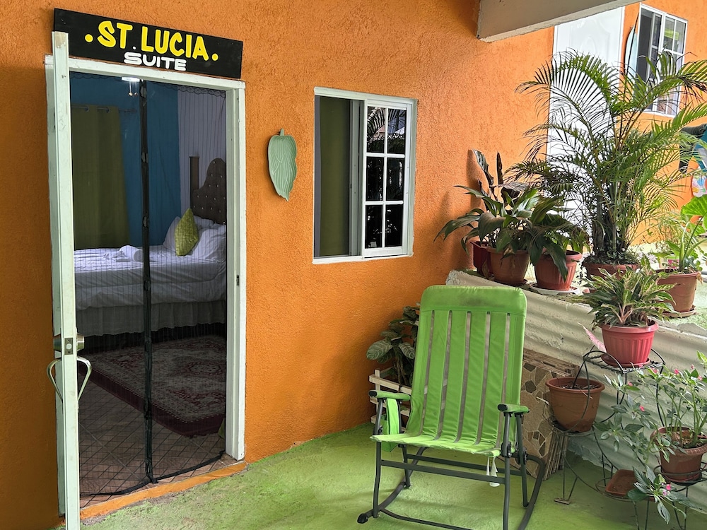 Standard Apartment, 2 Queen Beds, Pool View