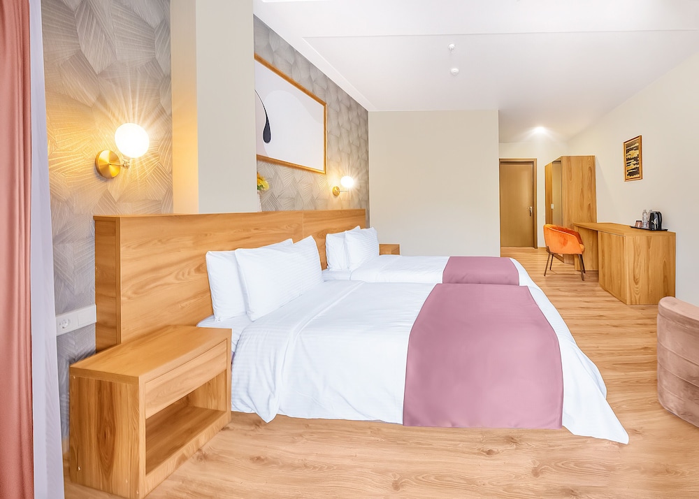 Deluxe Double or Twin Room photo 3