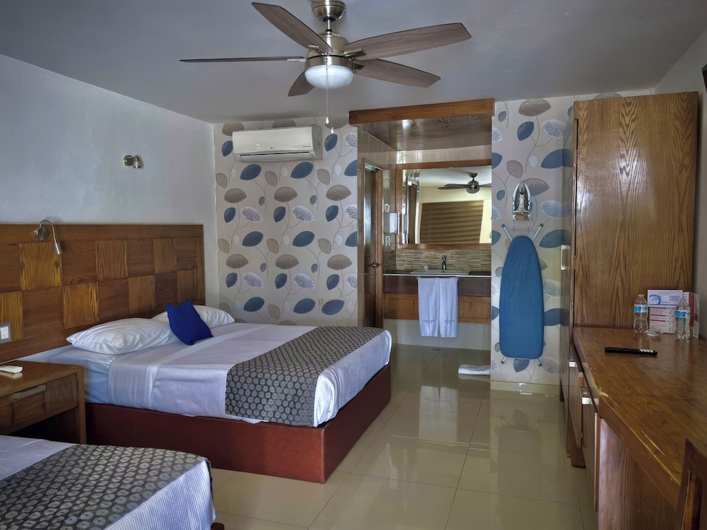 Luxury Room, 2 Queen Beds