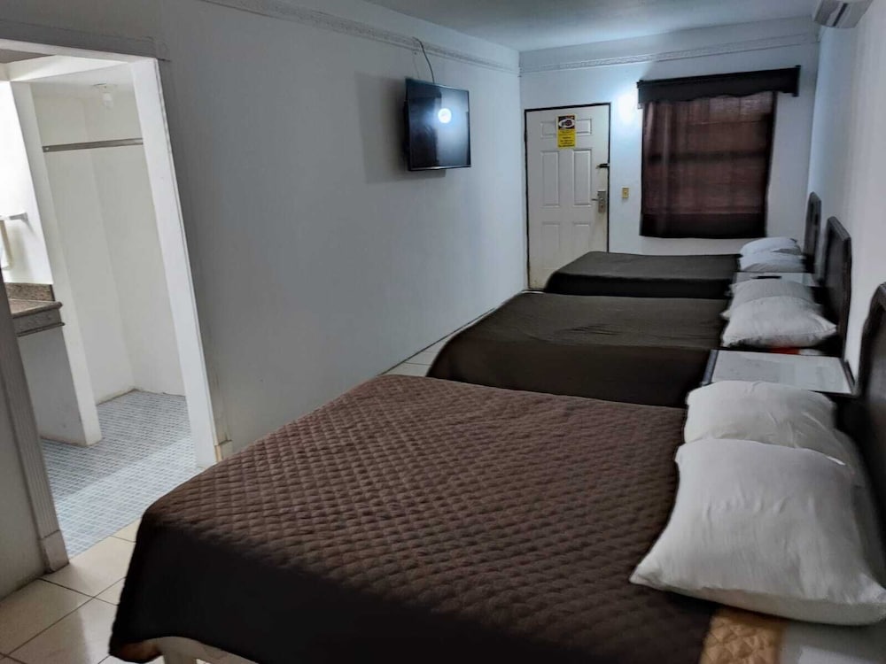 Classic Triple Room - Photo 1