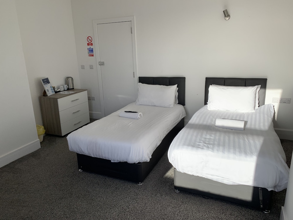 Comfort Double or Twin Room, Ensuite, City View - Photo 3