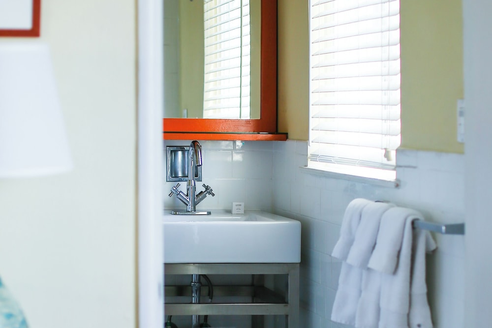 Room, 1 Queen Bed, Accessible, Poolside