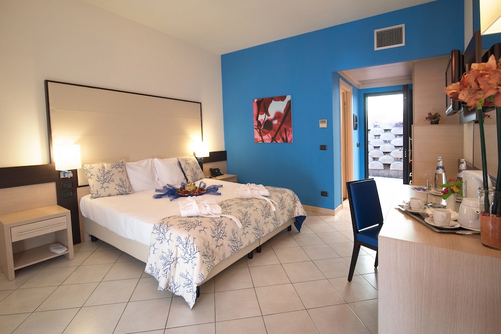 Double or Twin Room - Photo 1