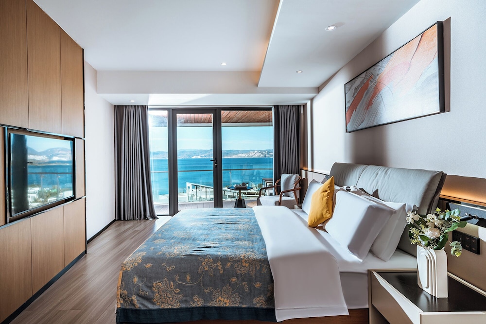 Superior Twin Room, Ocean View photo 3