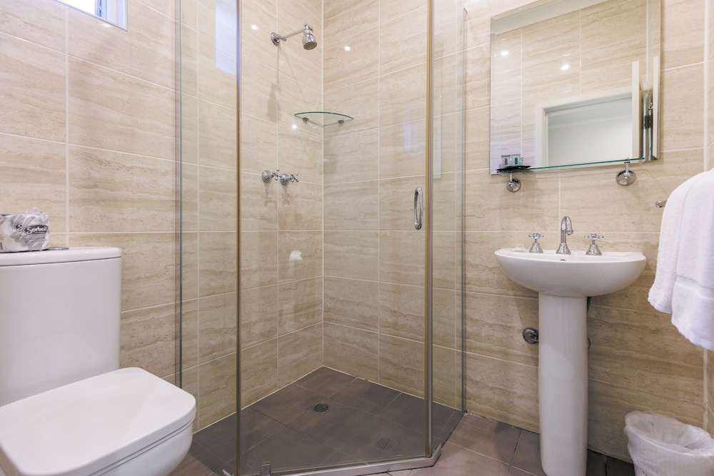 Executive Queen Room - Photo 7