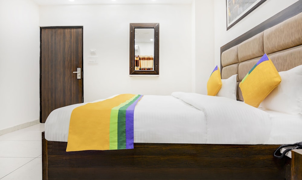 Deluxe Room - Photo 3