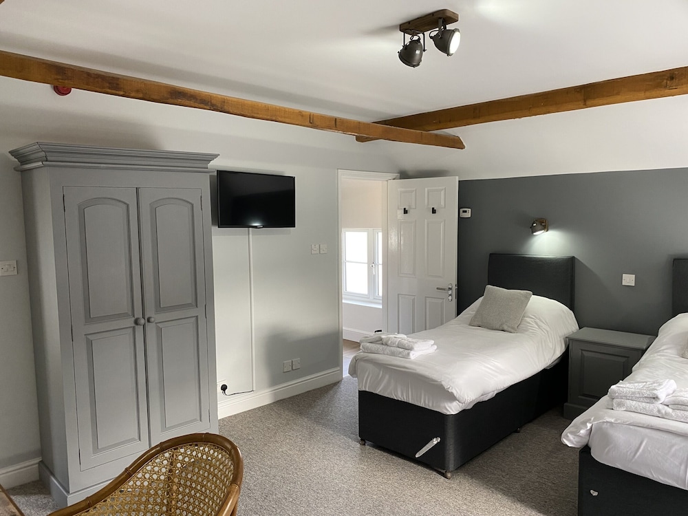 Luxury Twin Room, Ensuite - Photo 27