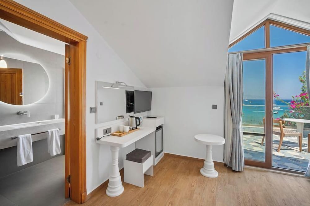 Luxury Double Room, Non Smoking, Sea View photo 3
