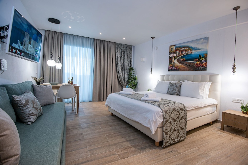 Deluxe Apartment, 1 Queen Bed, Sea View