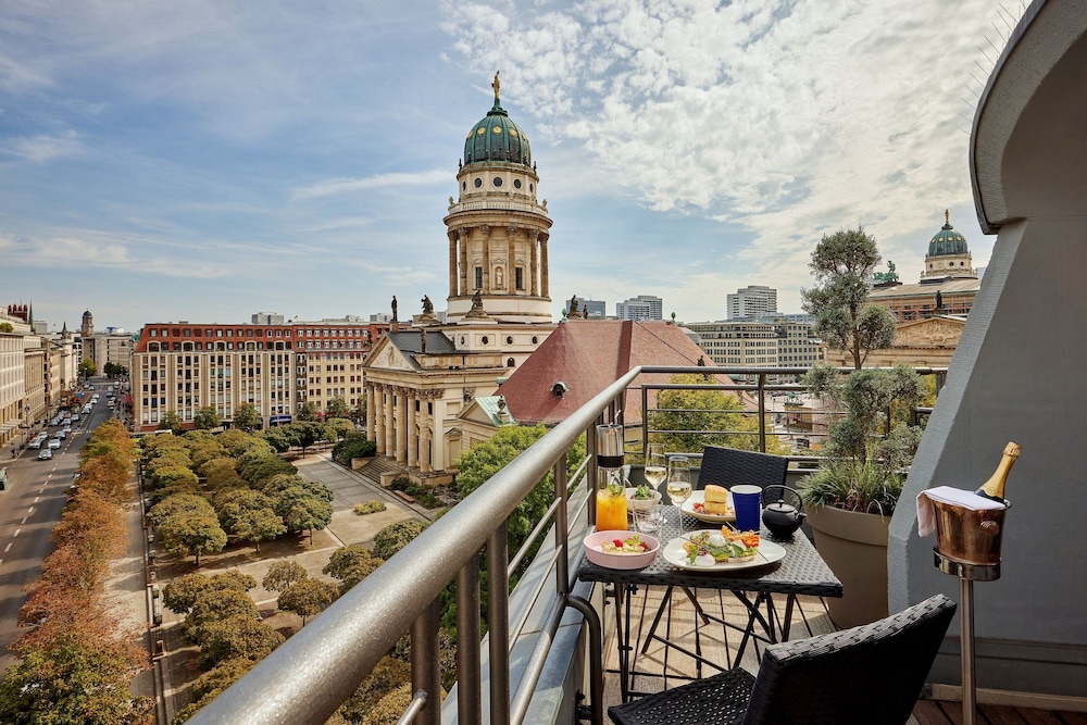 Grand Suite, 1 King Bed (View)