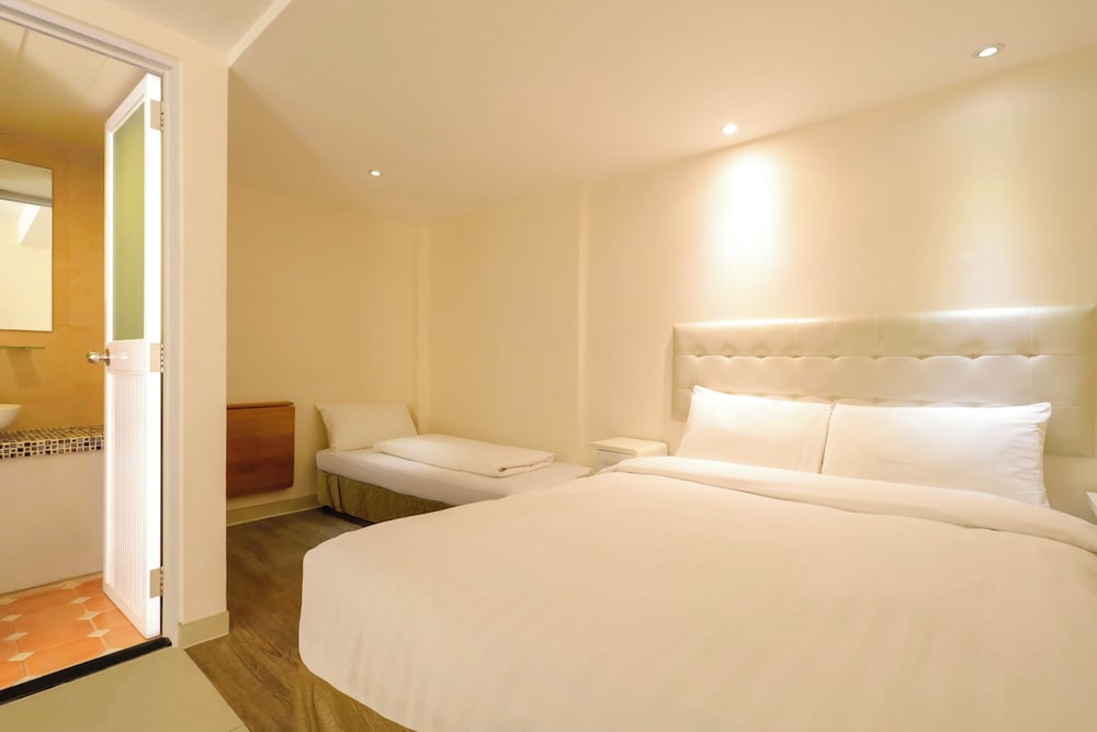 Pak She Deluxe Twin Room, Ground Floor