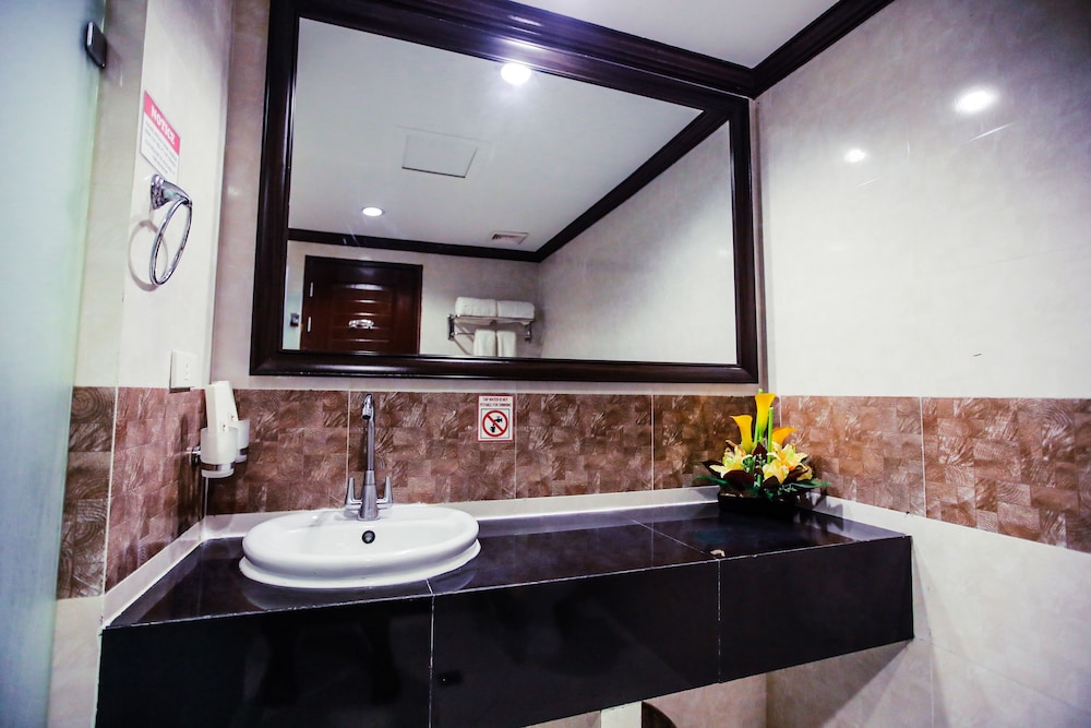 Deluxe Room - Photo 10