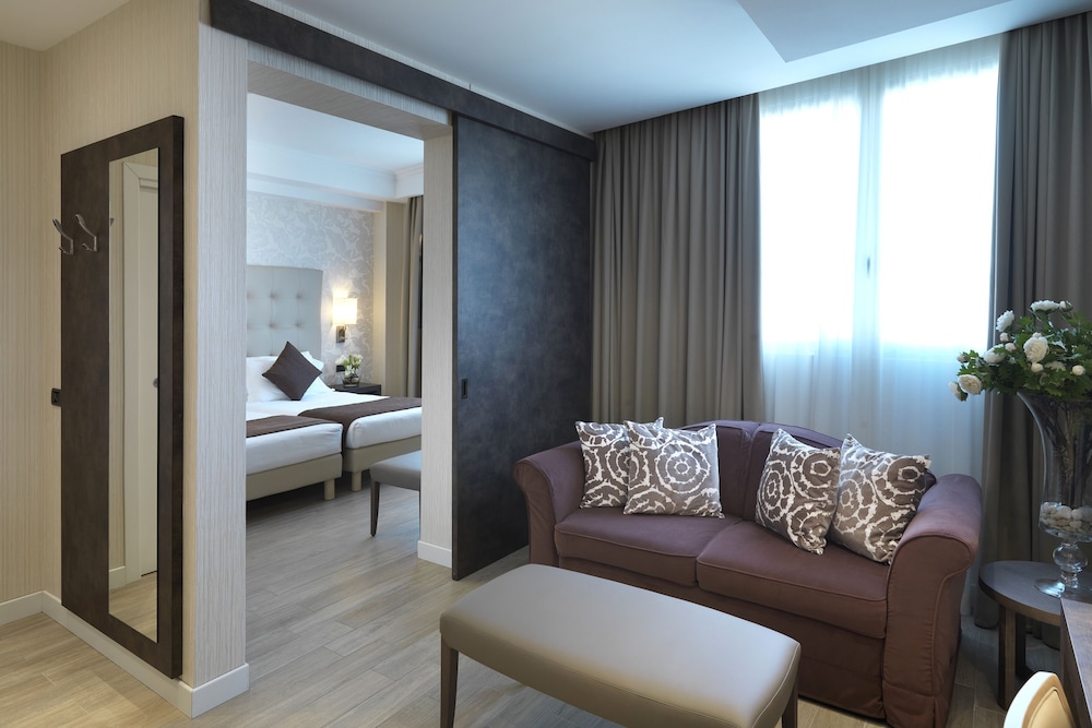 Senior Suite (Single Use) photo 3