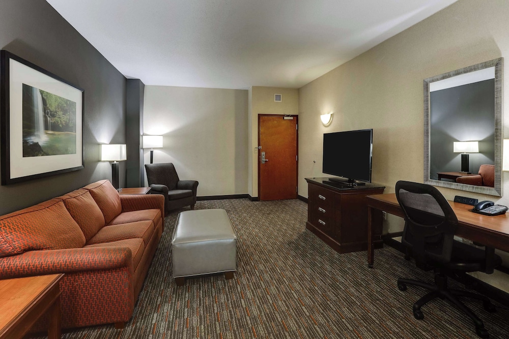 Suite, Multiple Beds, Refrigerator & Microwave (Upper Floor, 2 Rooms, Sofabed) - Photo 2