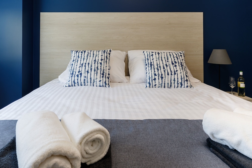 Classic Double or Twin Room - Photo 4