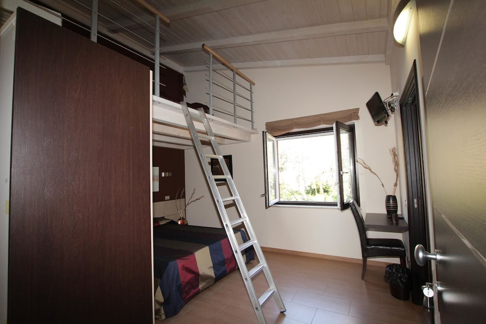 Family Triple Room, 1 Bedroom photo 2