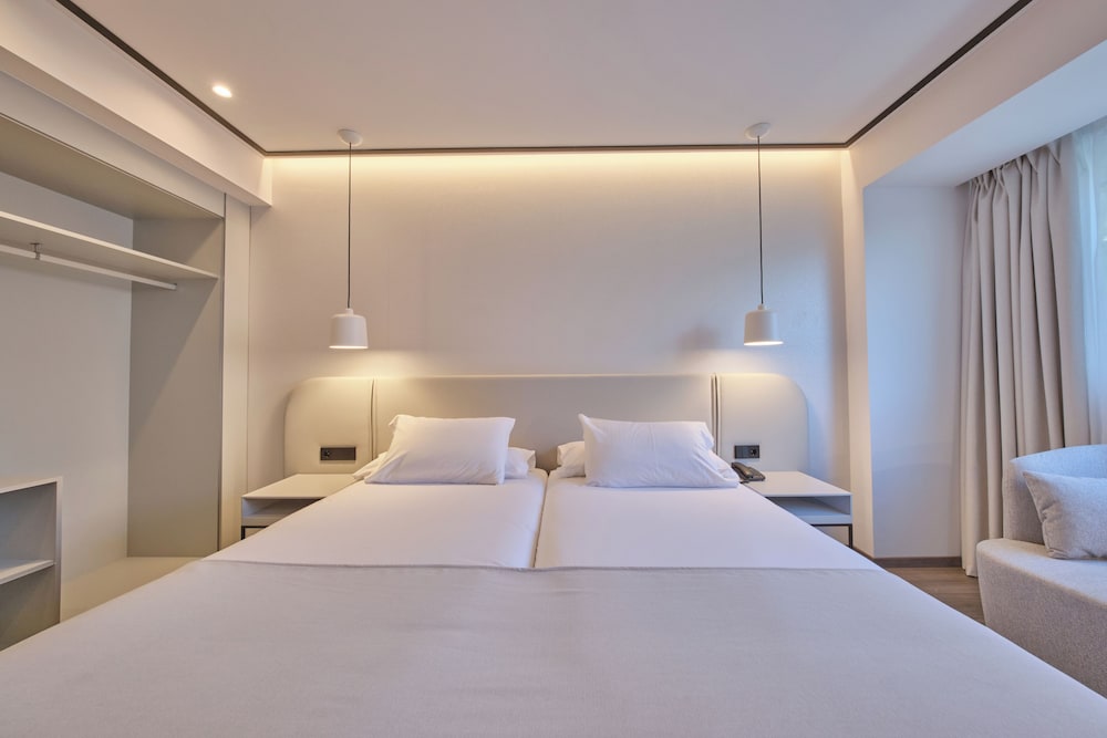 Standard Triple Room - Photo 10