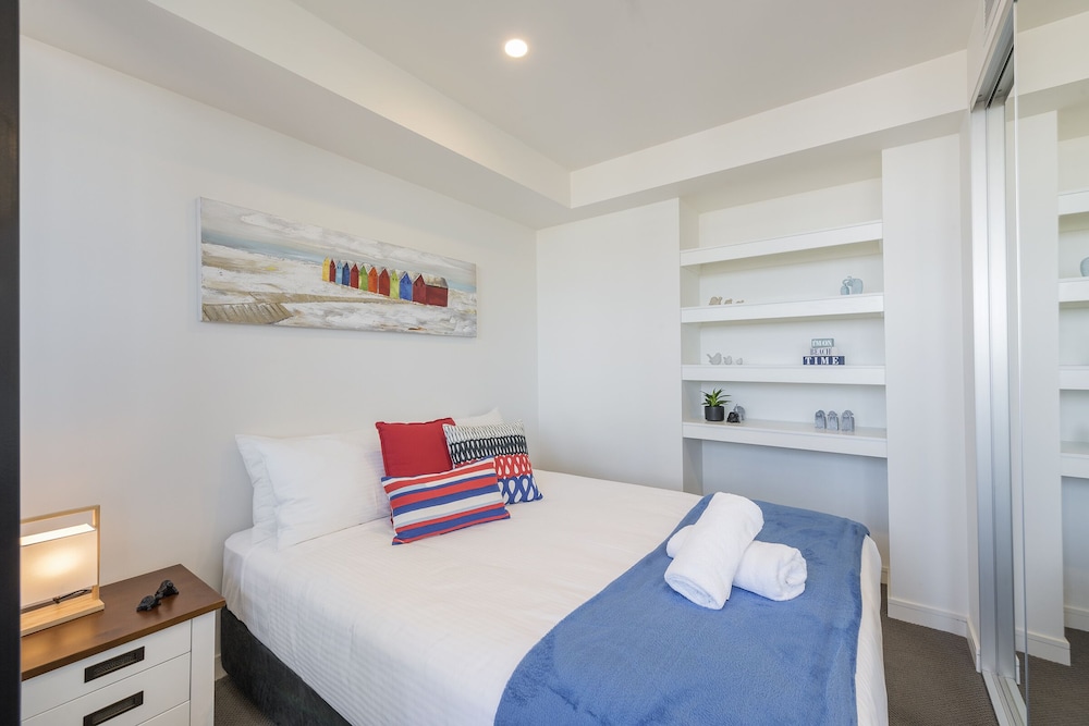 One Bedroom Apartment with City Views photo 1