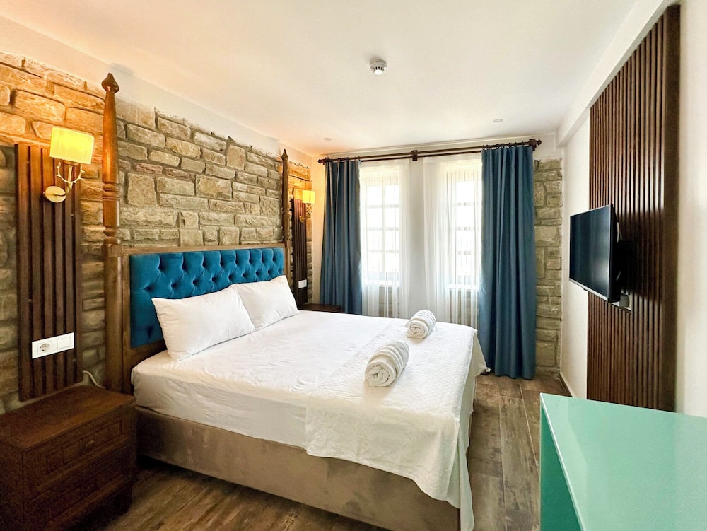 Economy Double or Twin Room, Garden View