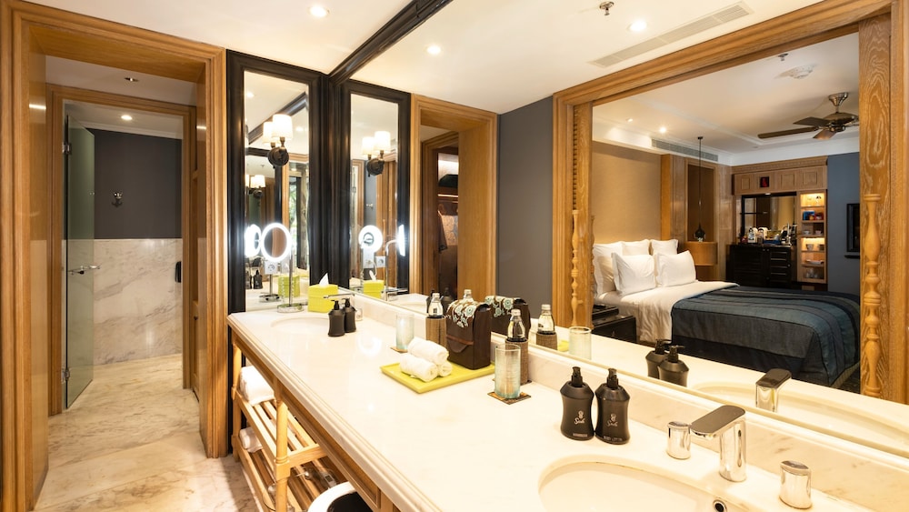 Premium Suite, 1 King Bed (Sagar)