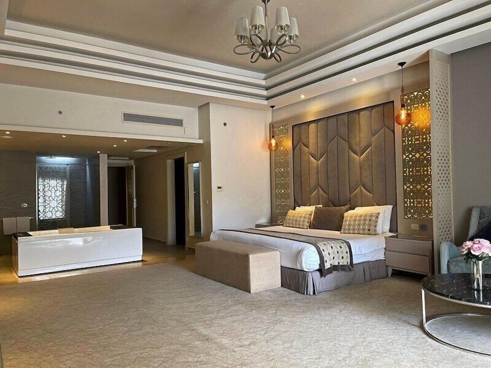 Romance Jacuzzi Suite photo 3