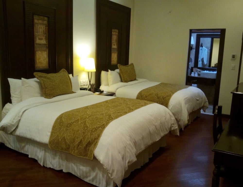 Deluxe Room, 2 Queen Beds - Photo 2