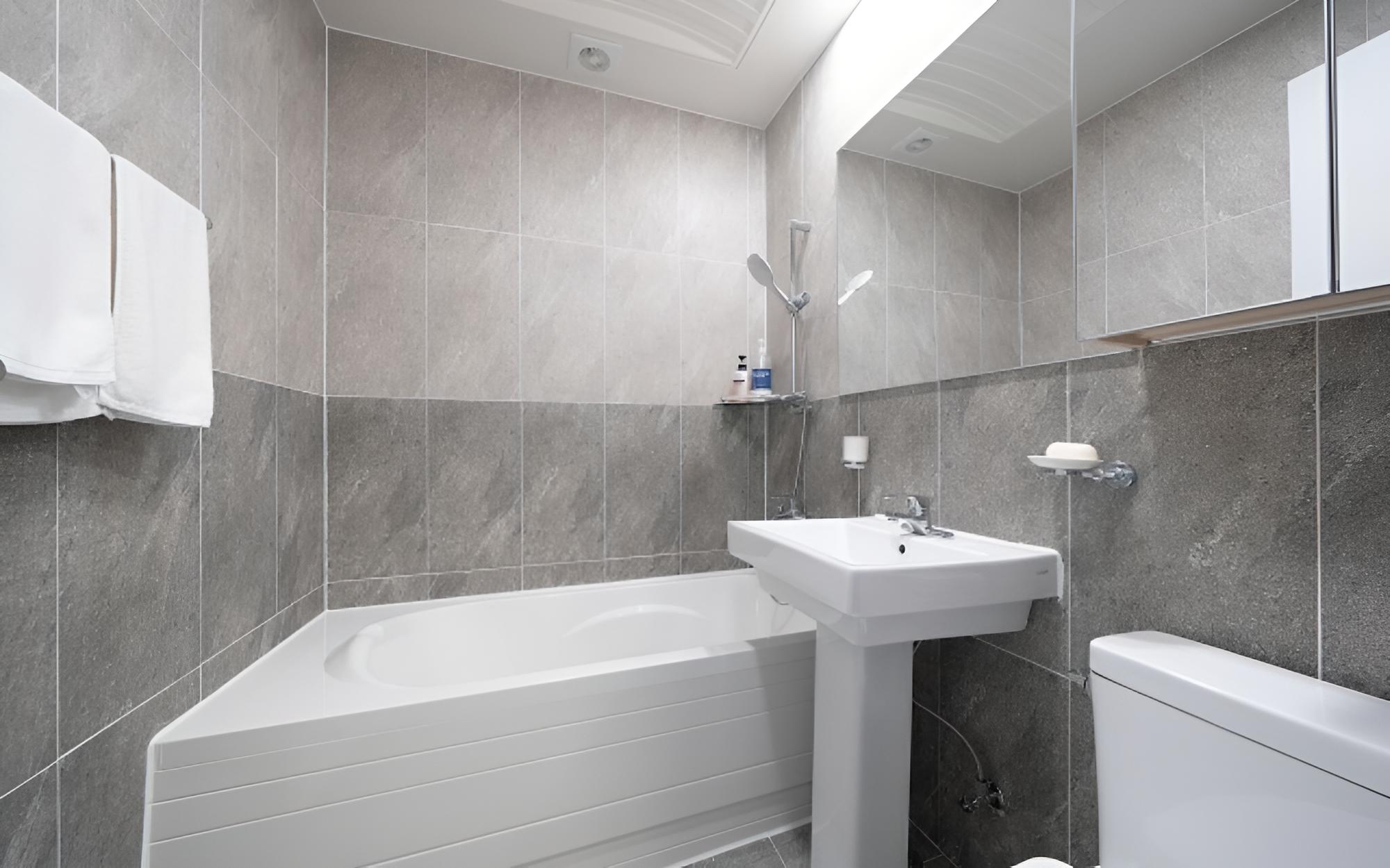 Room (Standard Room (Bathtub 3F)) - Photo 10