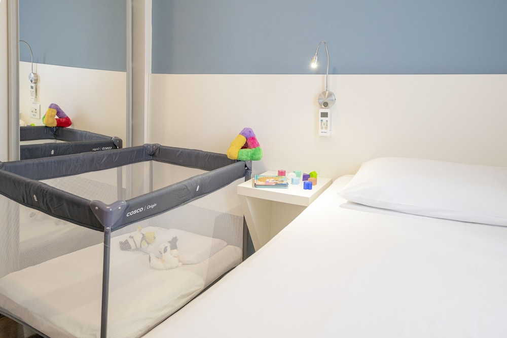 Apartamento Família com 1 camas de casal 1 cama solteiro 1 sofá cama na sala e 2 banheiros - Photo 3