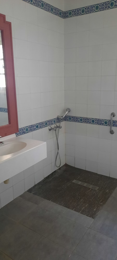 Chambre Triple, vue piscine photo 2