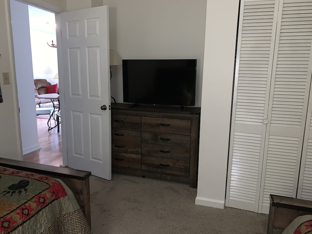 Condo, 2 Bedrooms (602) photo 3