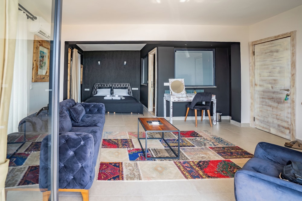 Superior Suite, 1 Bedroom, Balcony, Sea View