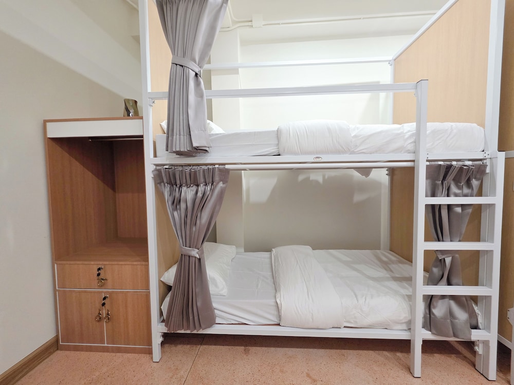 4-Bed Dormitory with shared bathroom photo 2