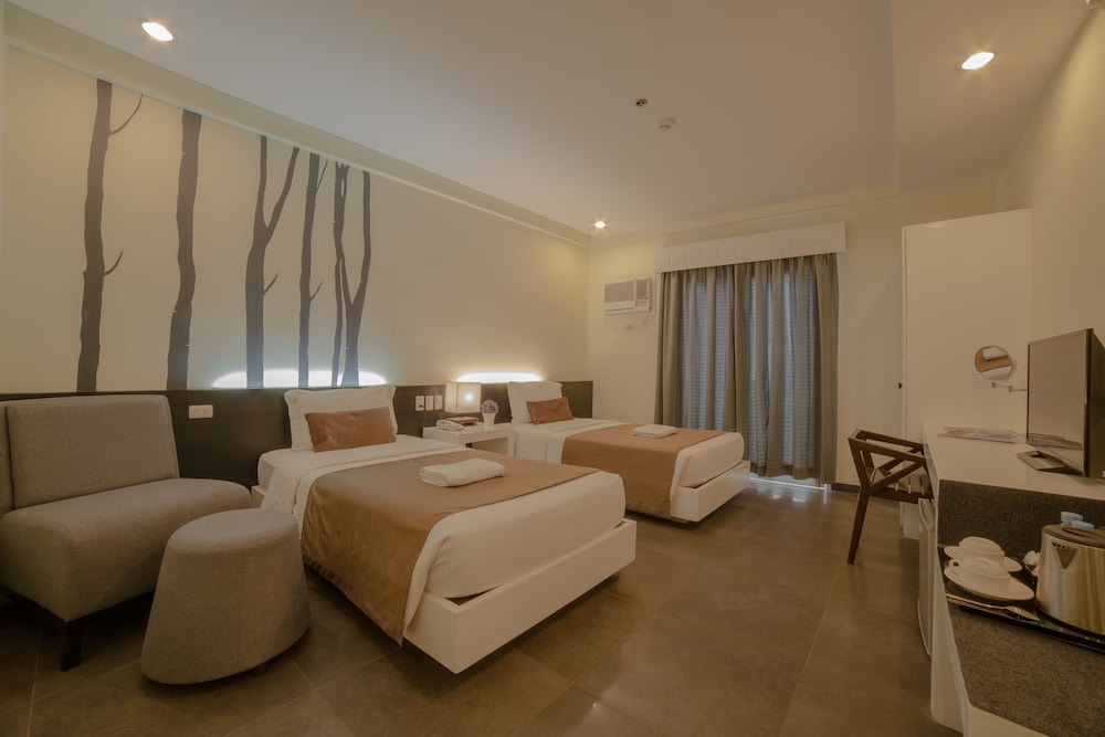 Deluxe Double or Twin Room, Lanai photo 3