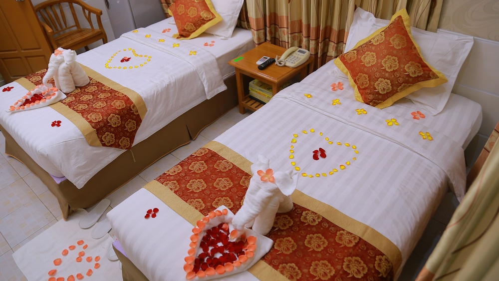 Standard Twin Room, River View photo 3