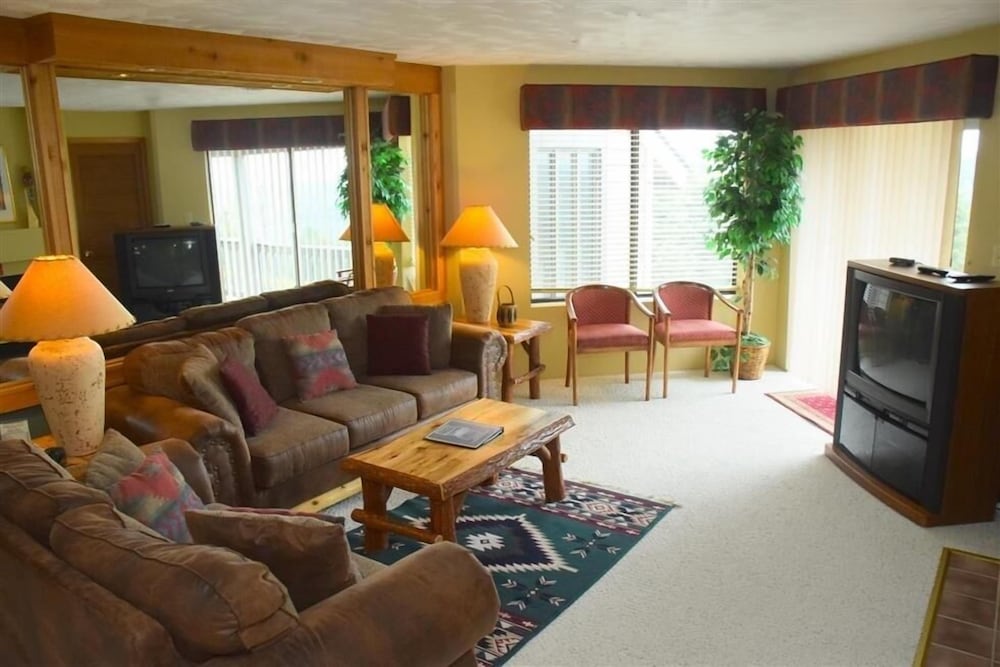 Condo, 3 Bedrooms photo 1