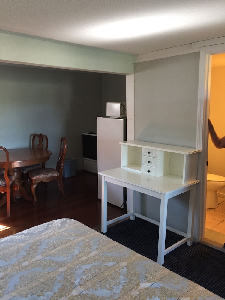 Room, Kitchenette photo 2