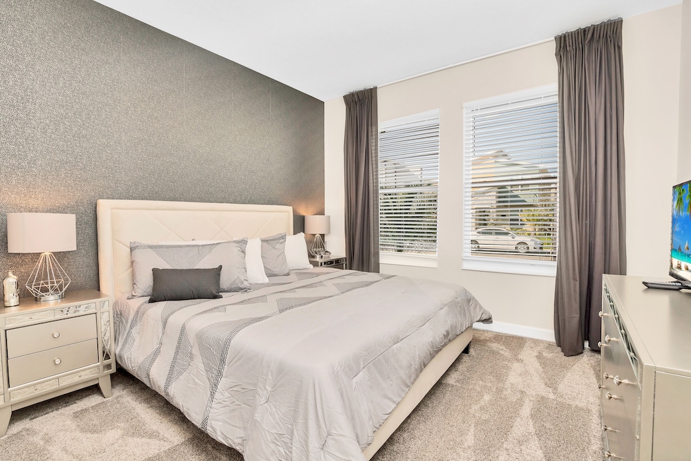 Villa (2145BMD)