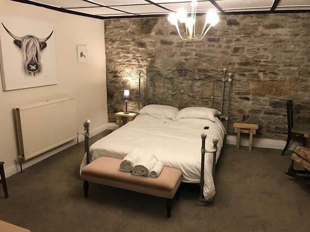 Deluxe Double Room, Ensuite - Photo 2