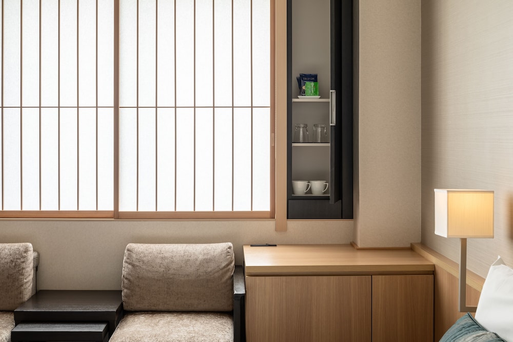 Moderate Twin Room, Non Smoking thumbnail 6