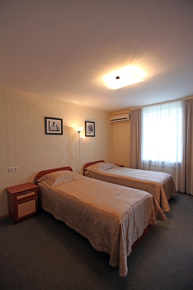 Budget Twin Room photo 3