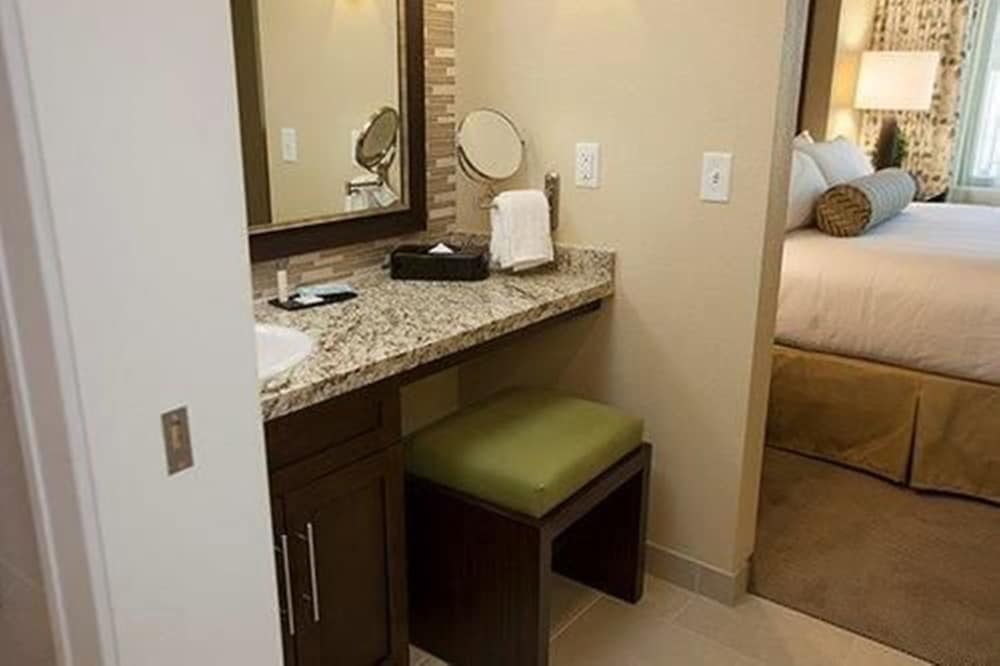 One Bedroom Suite - Photo 8