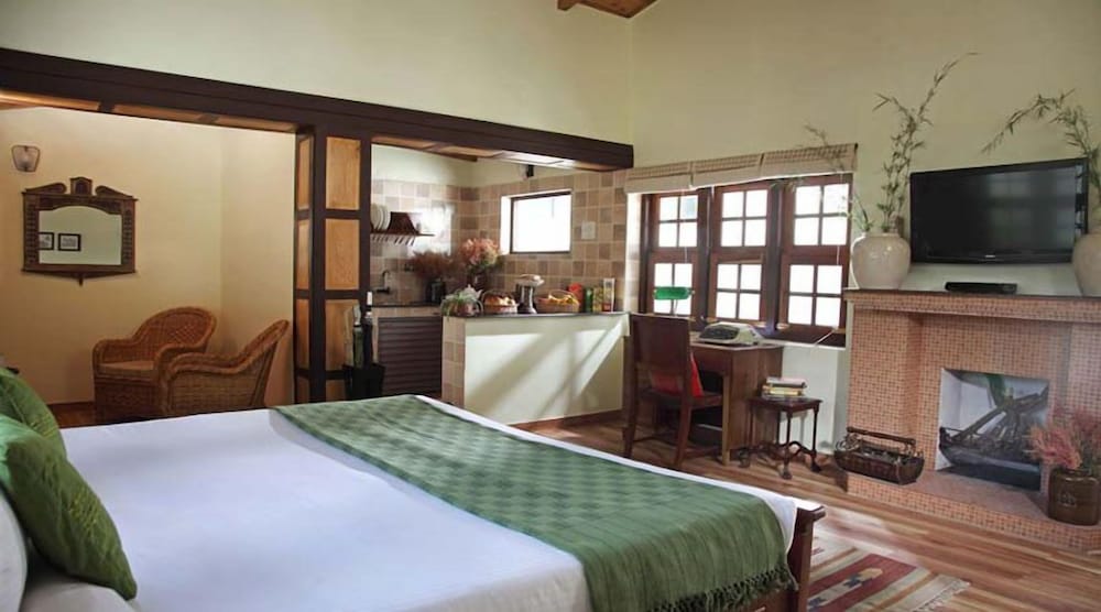 Luxury Double Room, 1 King Bed, Hill View